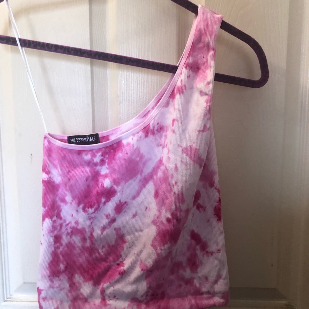 One shoulder tee